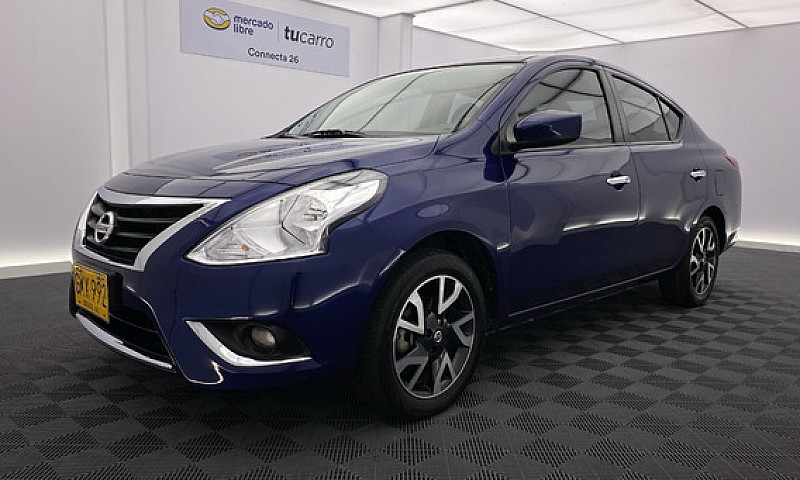 Nissan Versa 1.6 Adv...