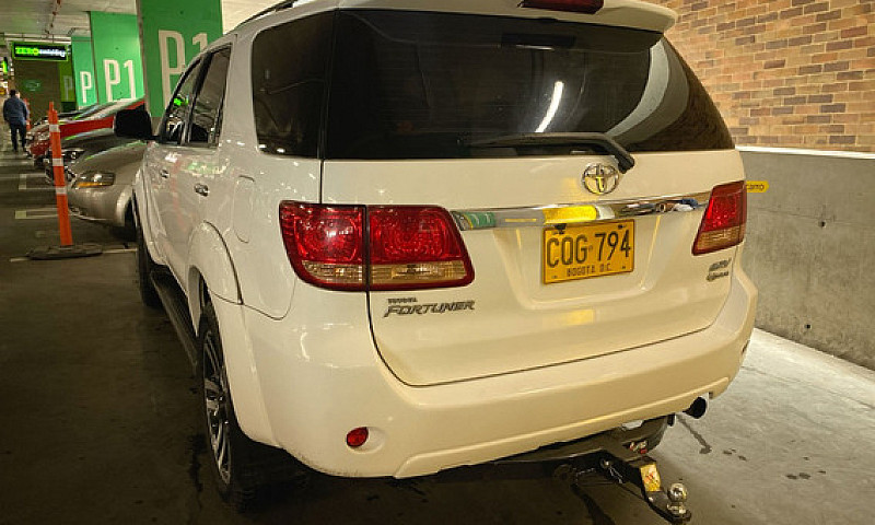 Toyota Fortuner 3.0 ...