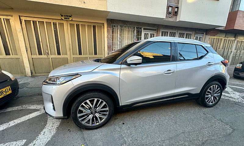 Nissan Kicks Play 1....