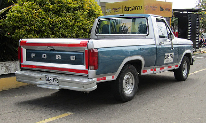 Ford F-150 5.2 Laria...