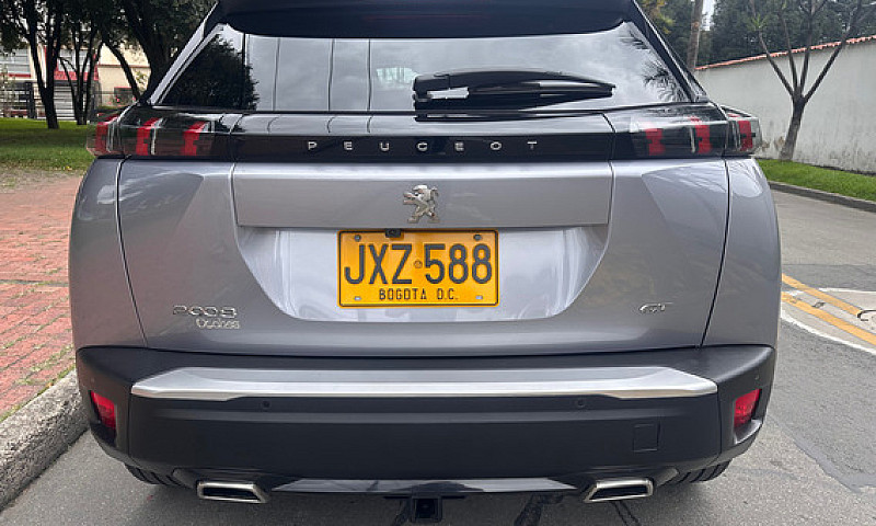 Peugeot 2008 1.2 Gt...