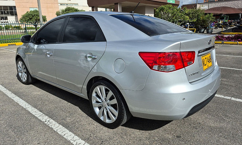 Kia Cerato Forte 1.6...