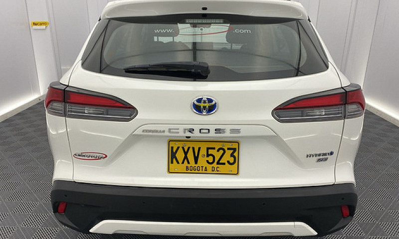 Toyota Corolla Cross...