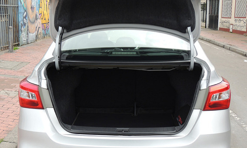 Nissan Sentra 1.8 B1...