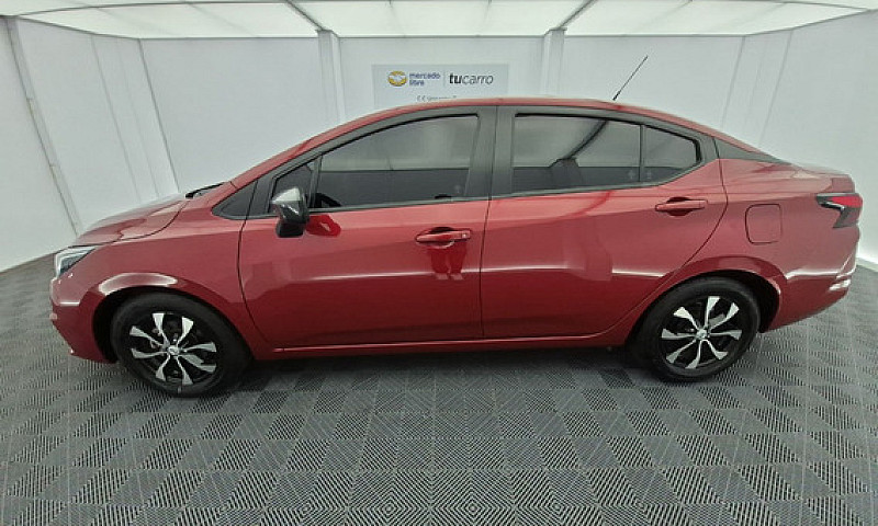 Nissan Versa 1.6 Sen...