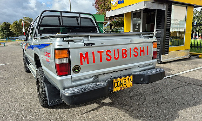 Mitsubishi L200  Mt ...