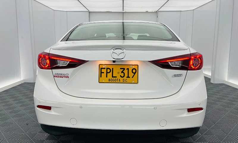 Mazda 3 2.0 Touring...