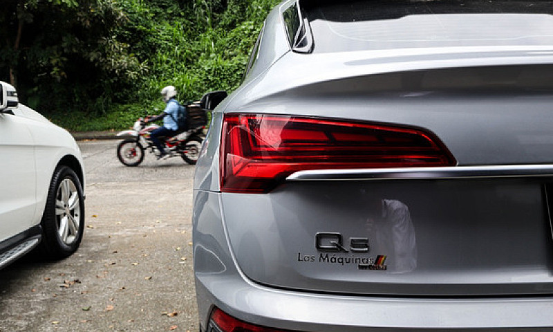 Audi Q5 Sportback 45...