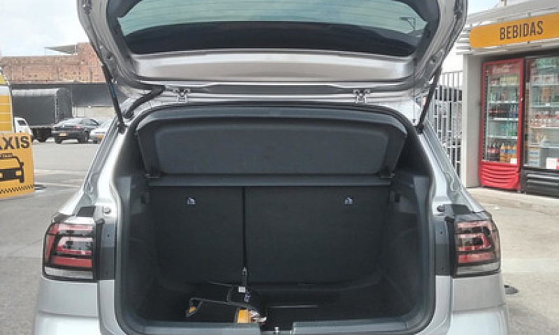 Volkswagen T-Cross 1...