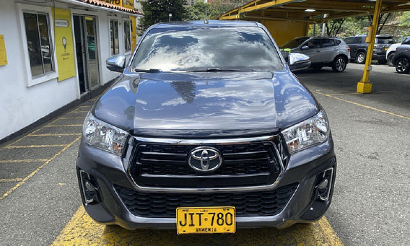 Toyota Hilux  2.8 Sr...