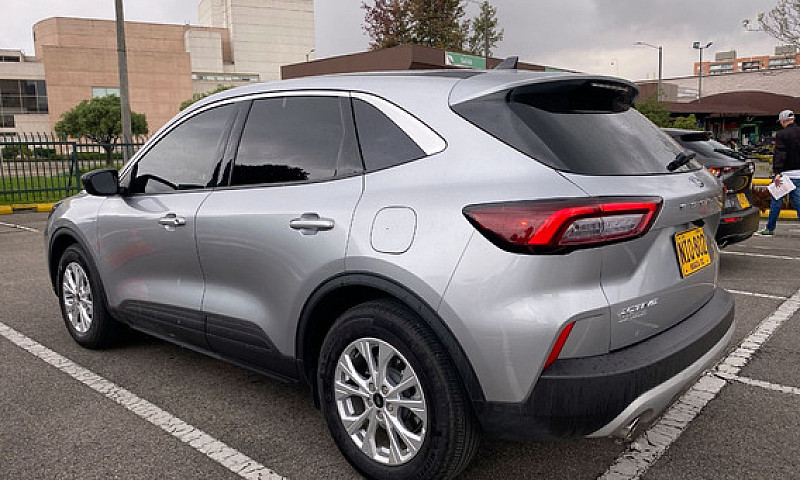 Ford Escape Active 1...