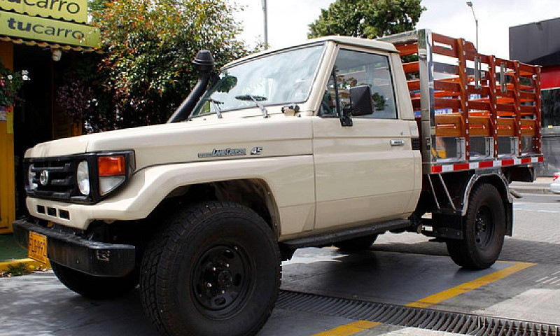 Toyota Land Cruiser ...