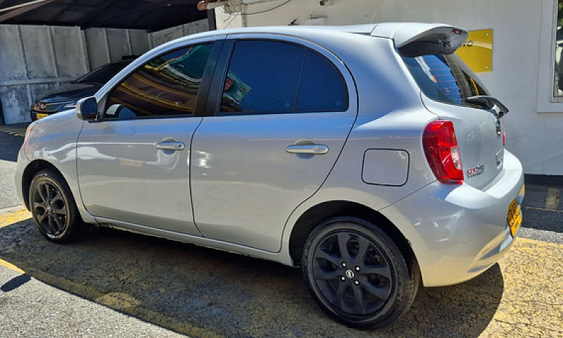 Nissan March 1.6 Adv...