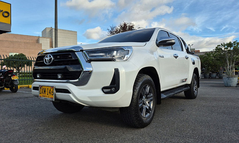 Toyota Hilux 2.4 I M...