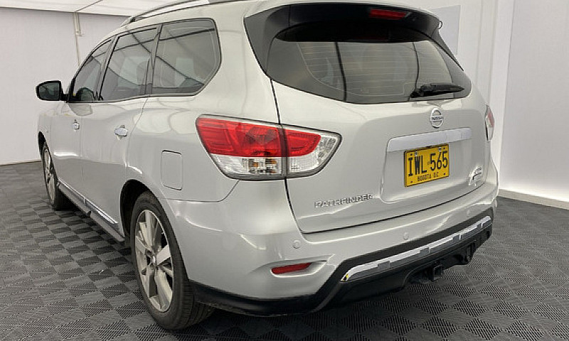 Nissan Pathfinder 3....