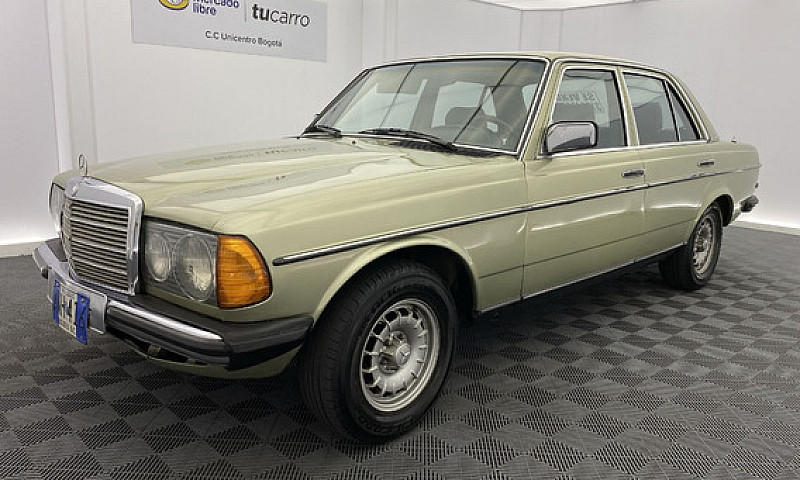 Mercedes Benz 230 E ...