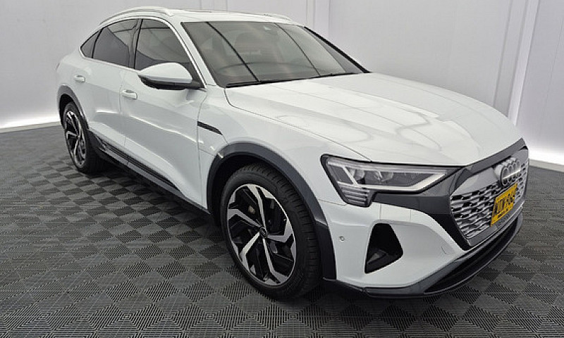 Audi Q8 E-Tron 0.0 Q...