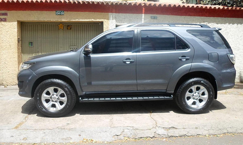 Toyota Fortuner Sr5 ...