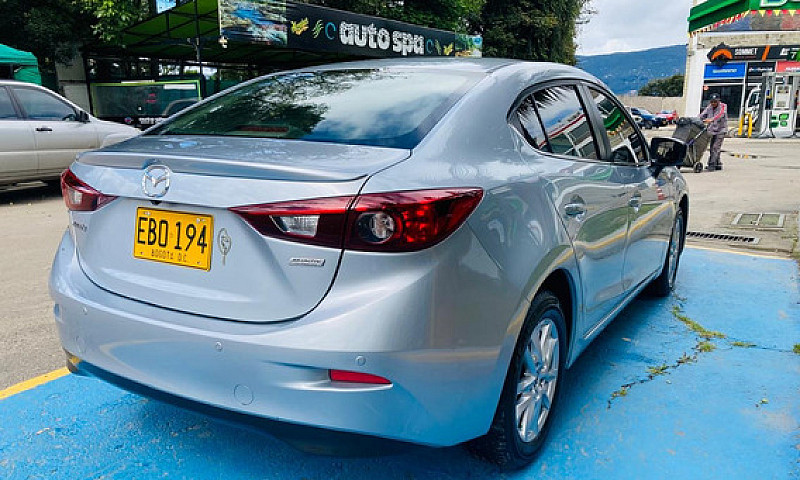 Mazda 3 2.0 Touring...