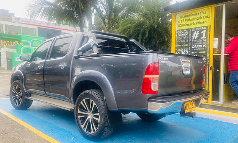 Toyota Hilux 3.0 Srv...