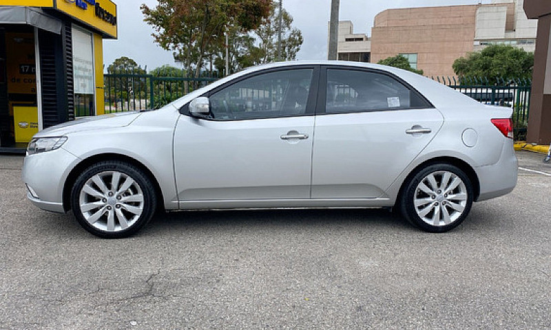 Kia Cerato Forte 1.6...