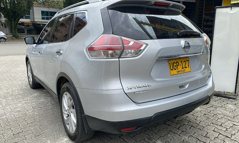 Nissan X-Trail 2.5 E...