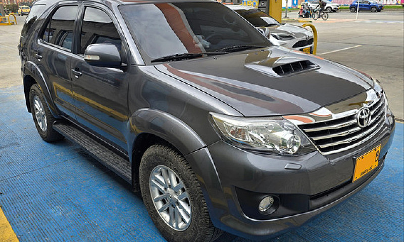 Toyota Fortuner 3.0 ...
