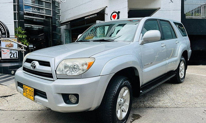 Toyota 4 Runner Acti...