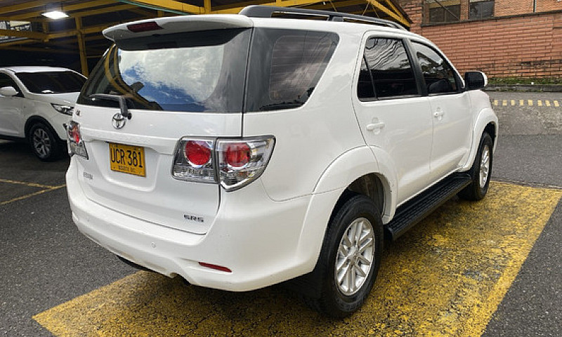 Toyota Fortuner 2.7 ...