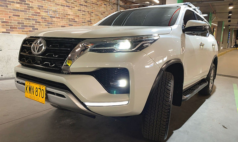 Toyota Fortuner 2.7L...