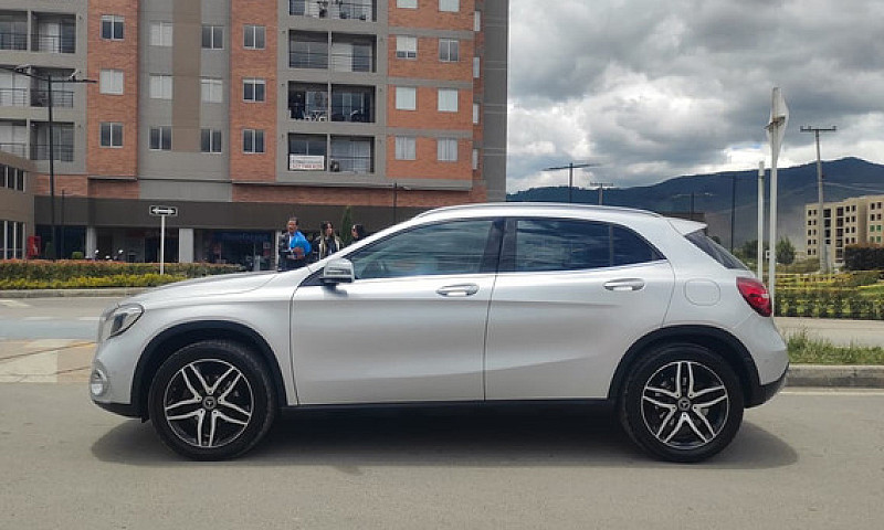 Mercedes-Benz Clase ...
