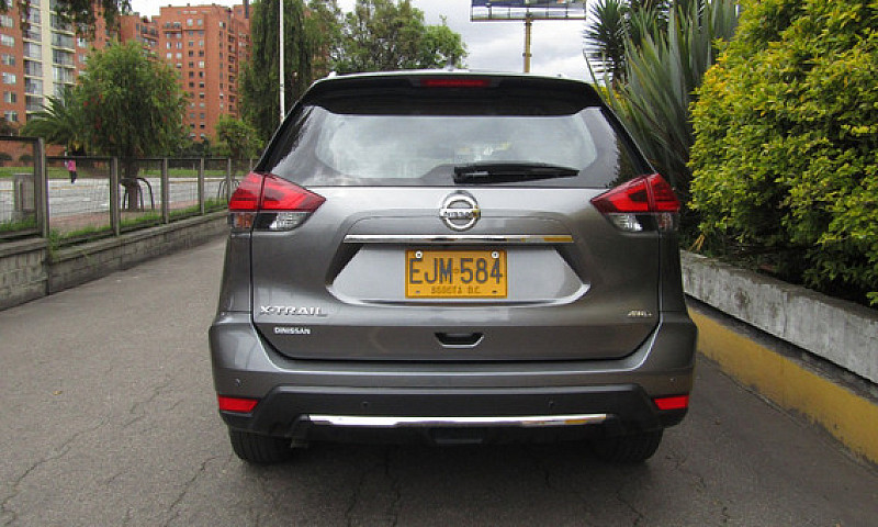 Nissan X-Trail 2.5 E...
