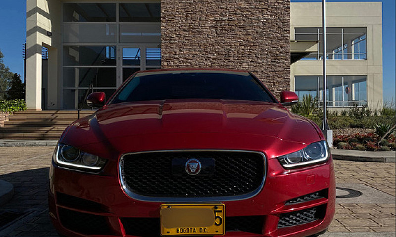 Jaguar Xe 25T 2.0 Tu...