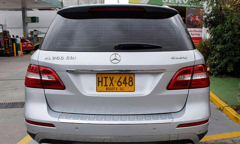 Mercedes-Benz Ml 250...