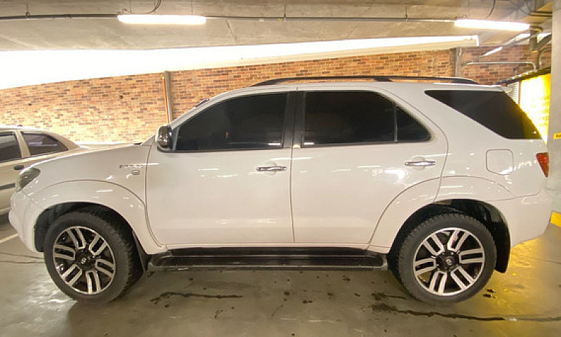 Toyota Fortuner 3.0 ...