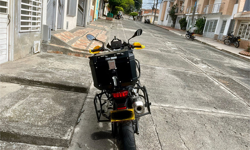 Bmw Gs 750...