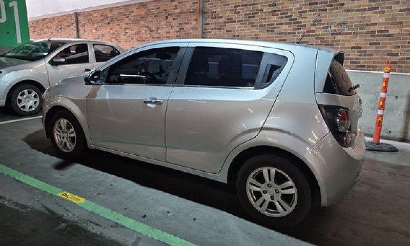 Chevrolet Sonic 1.6 ...