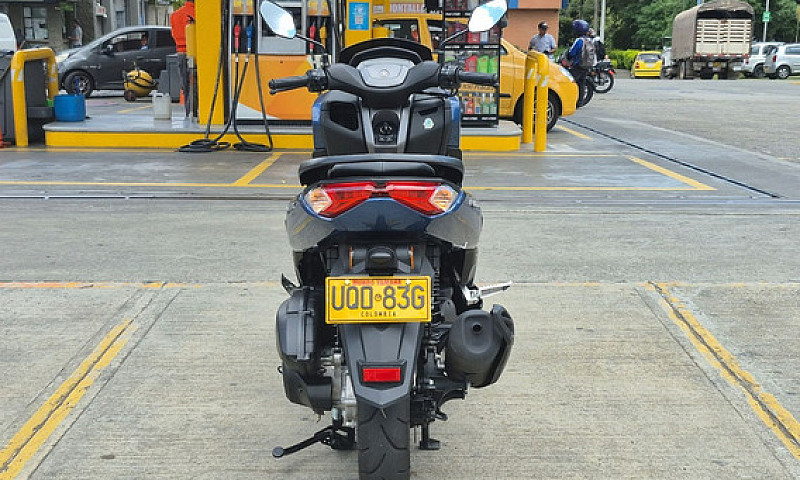 Yamaha N-Max 155 Con...