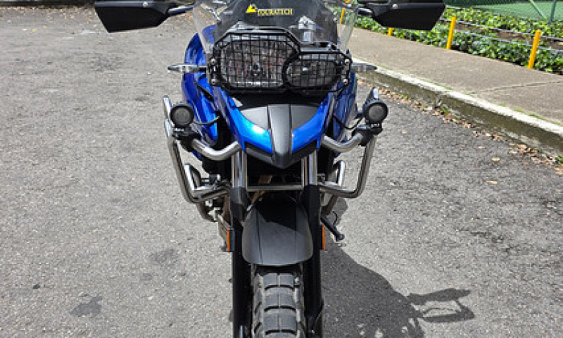 Hermosa Moto Doble P...