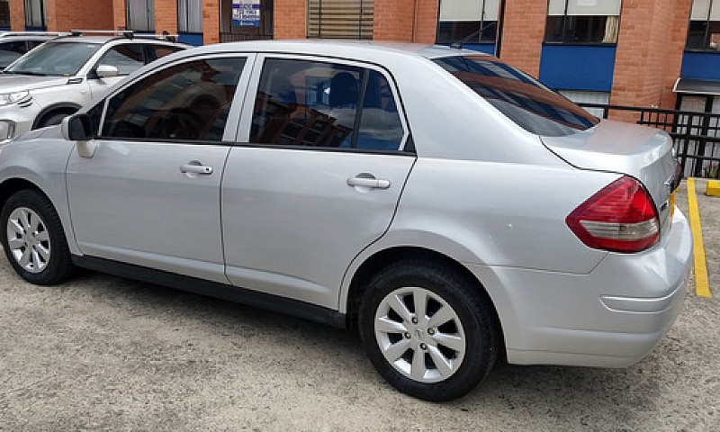 Nissan Tiida 1.8 Mii...