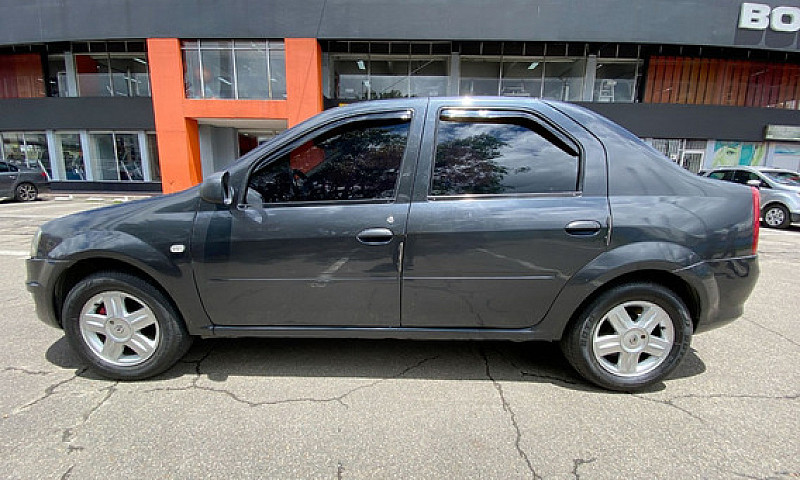 Renault Logan Famili...