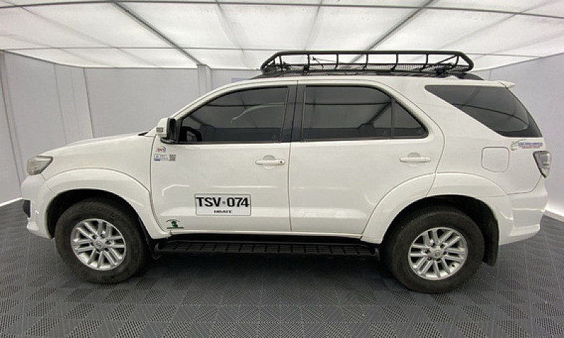 Toyota Fortuner 2.7L...