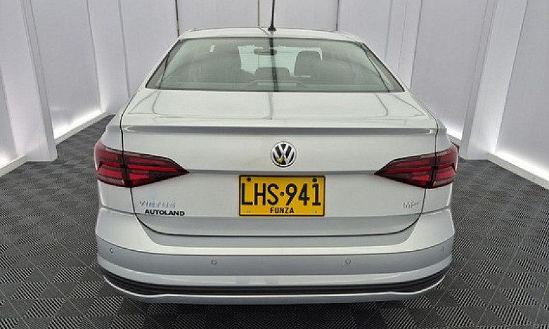 Volkswagen Virtus 1....