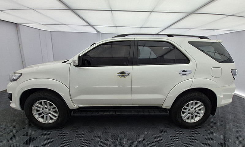 Toyota Fortuner 2.7L...
