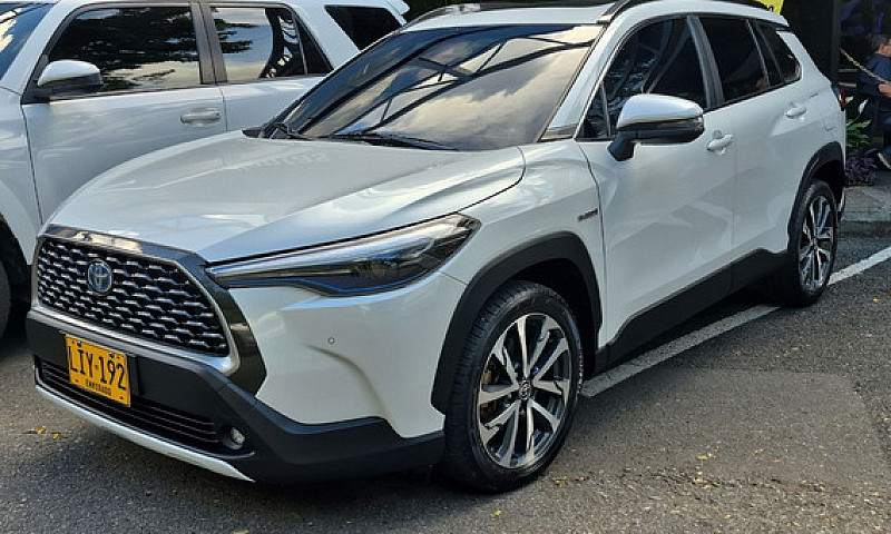 Toyota Corolla Cross...
