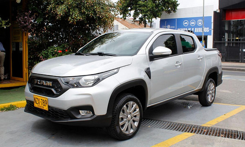 Ram 700 Doble Cabina...