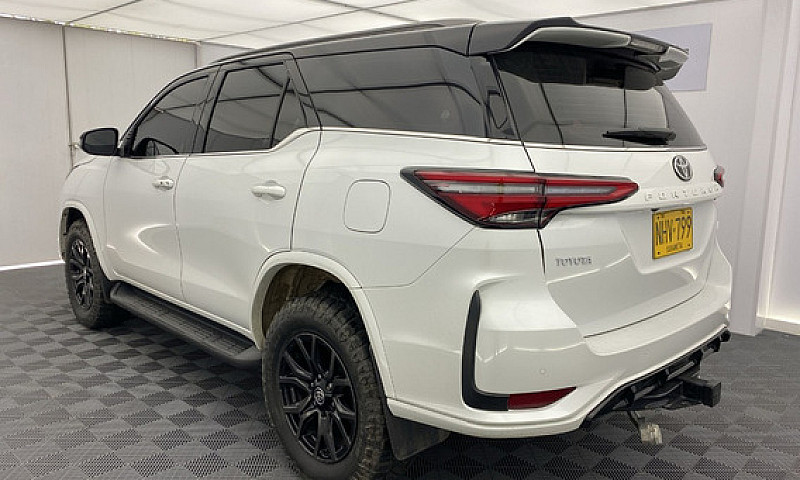 Toyota Fortuner Gr-S...