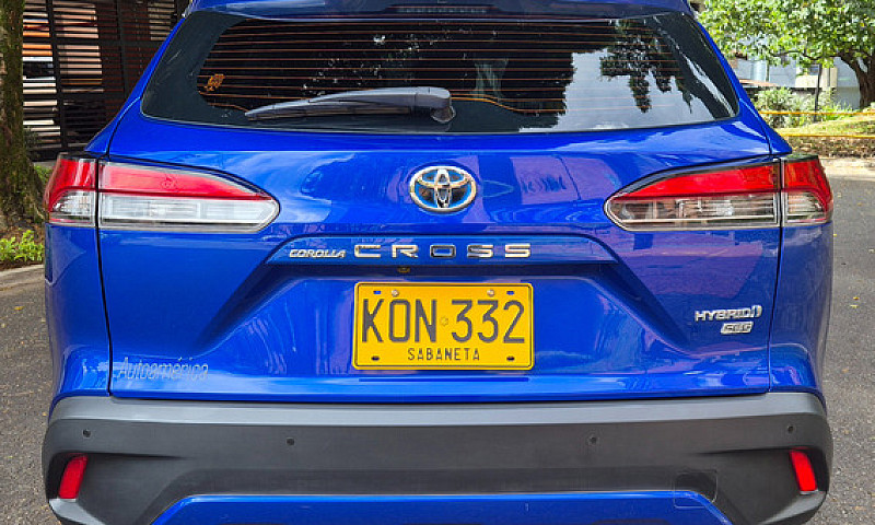Toyota Corolla Cross...