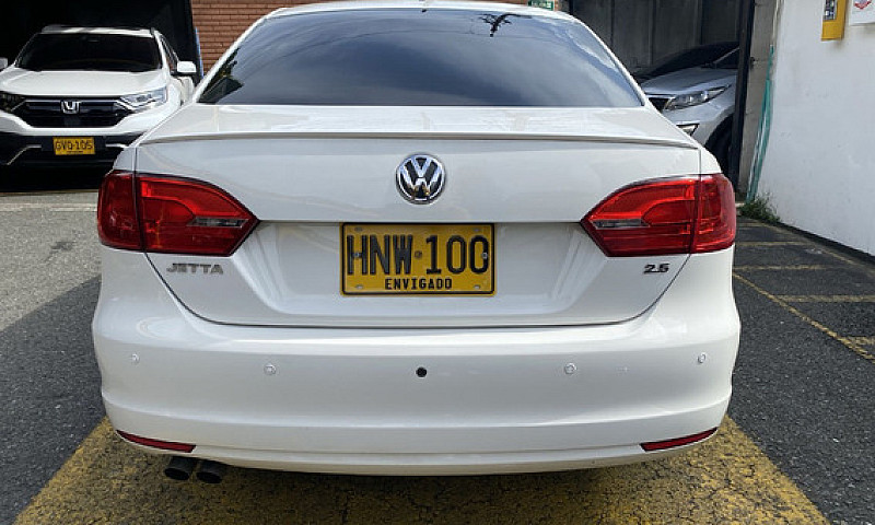 Volkswagen Jetta 2.5...
