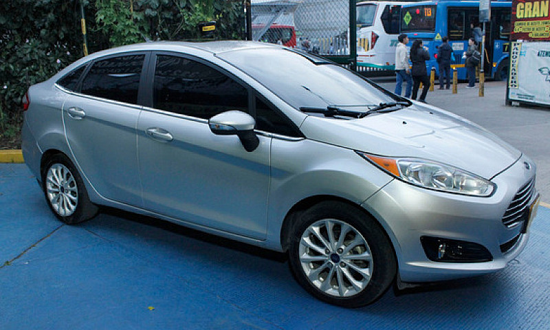 Ford Fiesta 1.6 Tita...